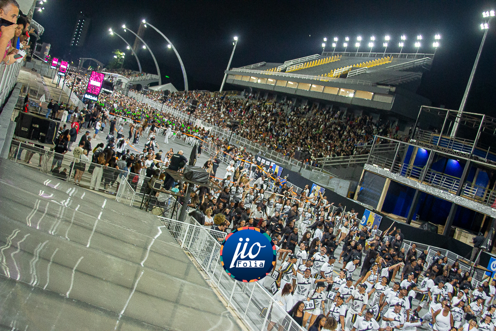 Último dia de ensaios técnicos é marcado por canto forte das comunidades e isso aumenta expectativa para o desfile oficial