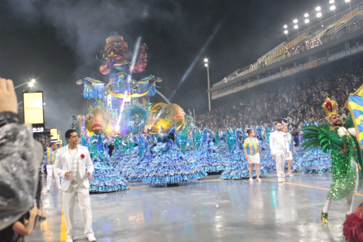 A Escola de Samba Uirapuru da Mooca levou para a avenida o enredo: “Maria Felipa… a Heroína Negra da Independência”